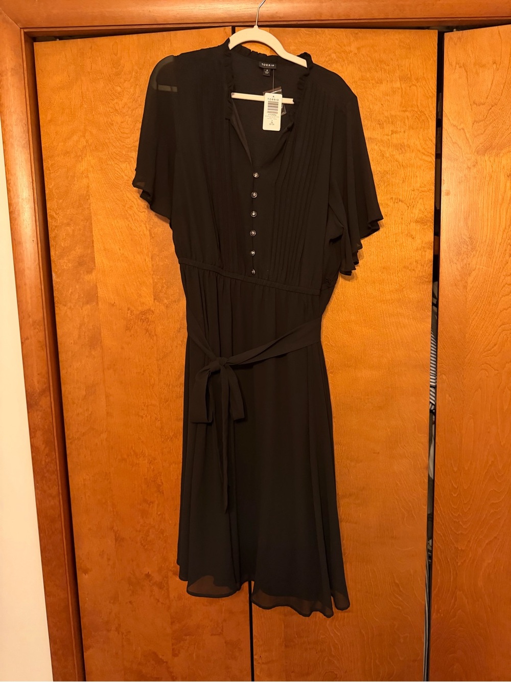 torrid Black Button-Front Tie-Waist Midi Dress size 3